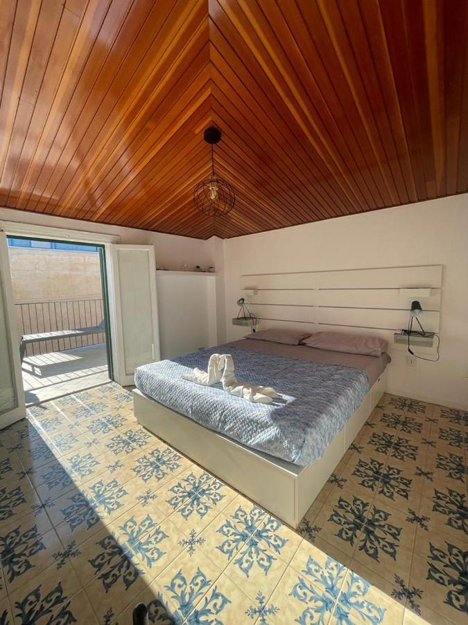 The White Sail - Mondello Apartment With Terrace - Casa Di Vincenzo E Andrea מראה חיצוני תמונה