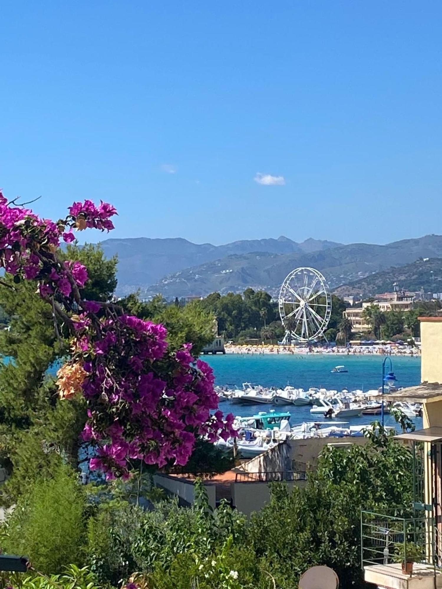 The White Sail - Mondello Apartment With Terrace - Casa Di Vincenzo E Andrea מראה חיצוני תמונה